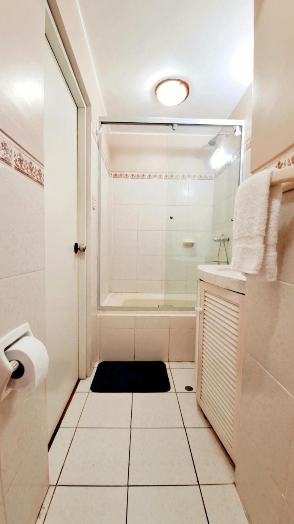 Miraflores Shared Bath Private